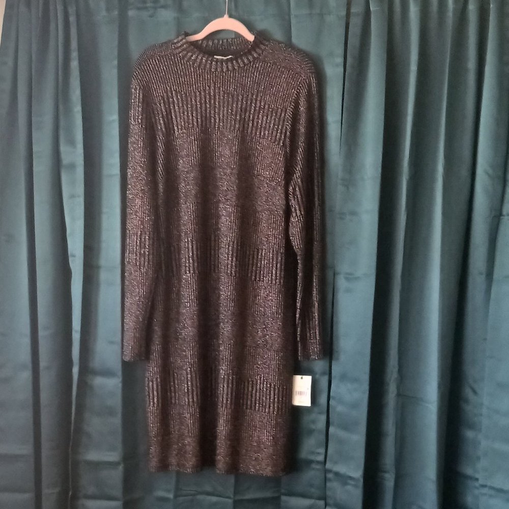 NWT 1X BLACK Sweater/Dress with irredecesent Rainbow metallic thread